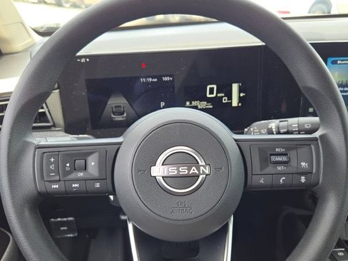 Used 2026 Nissan Kicks SV w/ SV Premium Package AWD/4WD image 32