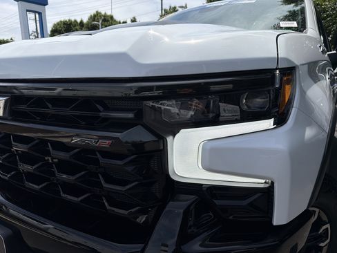 Used 2024 Chevrolet Silverado 1500 ZR2 AWD/4WD image 6