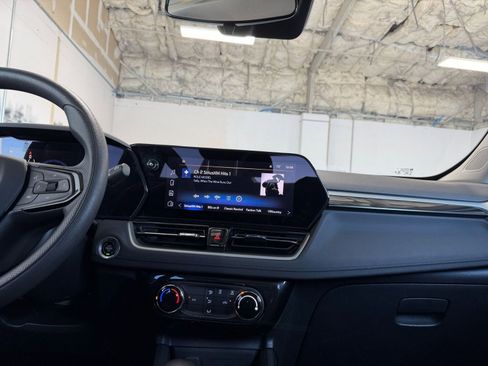 Used 2025 Chevrolet TrailBlazer LT image 18