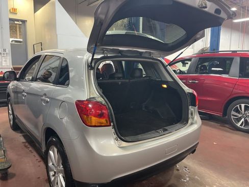 Used 2015 Mitsubishi Outlander Sport SE image 4