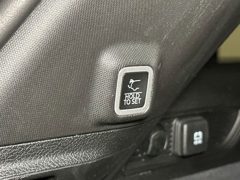 Used 2023 Jeep Grand Cherokee Summit AWD/4WD image 7
