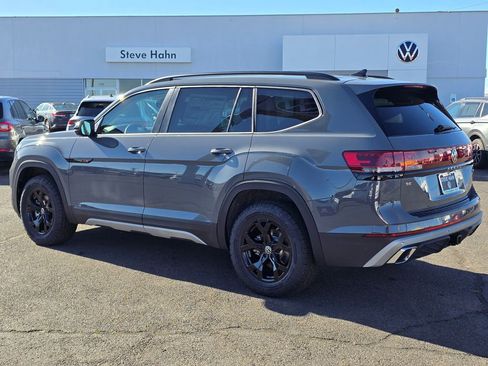 New 2026 Volkswagen Atlas Peak Edition image 3