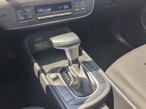 Used 2025 Hyundai Kona SEL image 12