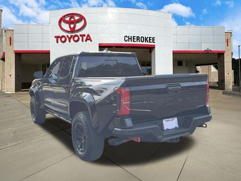 Used 2025 Toyota Tacoma TRD Pro AWD/4WD image 7