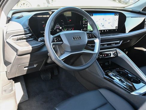 Certified 2025 Audi Q5 Premium w/ Convenience Package image 15