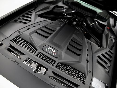 Used 2024 Lamborghini Huracan Sterrato image 32