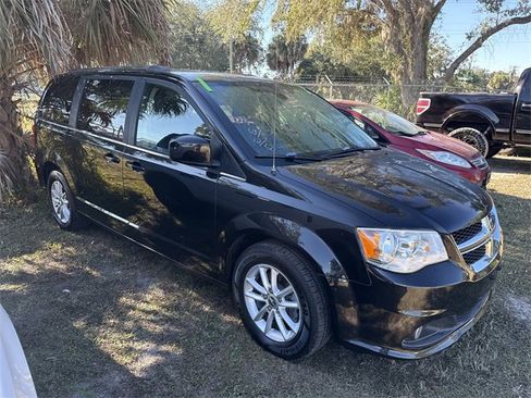 Used 2018 Dodge Grand Caravan SXT image 6