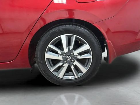 Used 2020 Nissan Versa SV FWD image 28