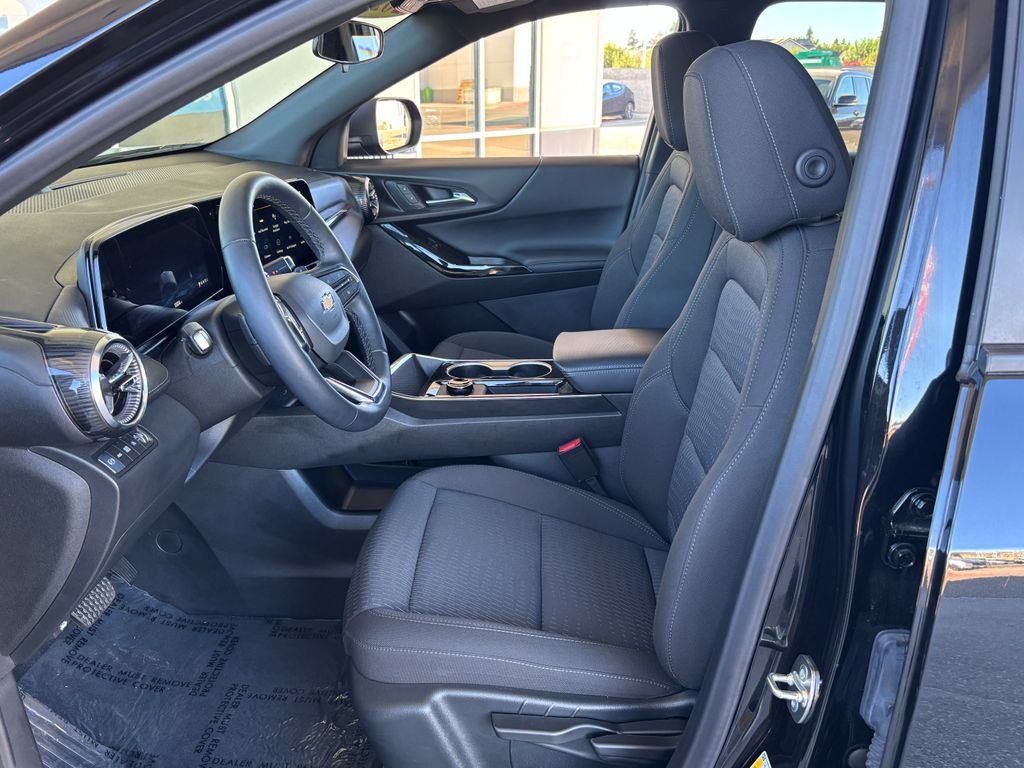 Used 2026 Chevrolet Equinox LT AWD/4WD image 21