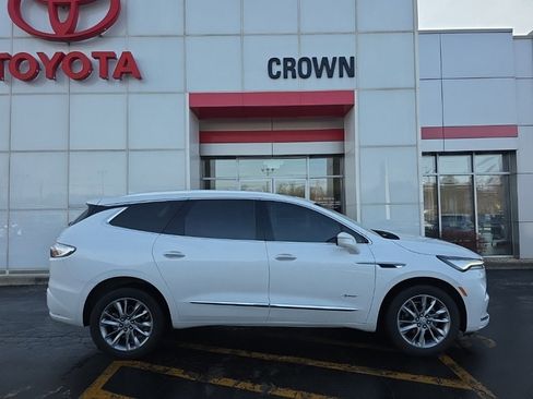 Used 2024 Buick Enclave Avenir w/ Avenir Technology Package image 2