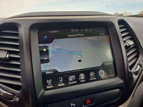 Used 2018 Jeep Cherokee Limited image 28