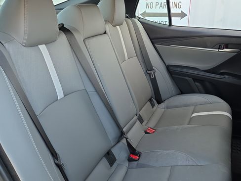 Used 2025 Toyota Camry SE w/ Convenience Package image 26