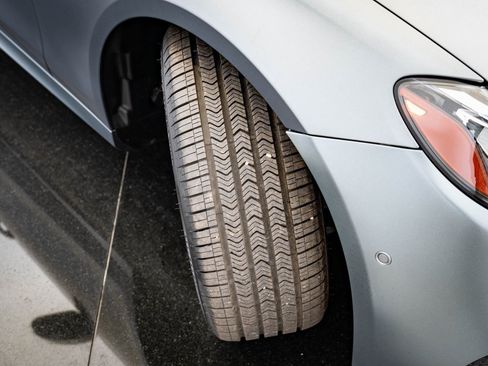 Used 2018 Mercedes-Benz E 400 4MATIC Sedan w/ Premium 1 Package image 44