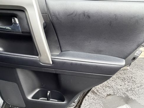Used 2019 Toyota 4Runner SR5 AWD/4WD image 39