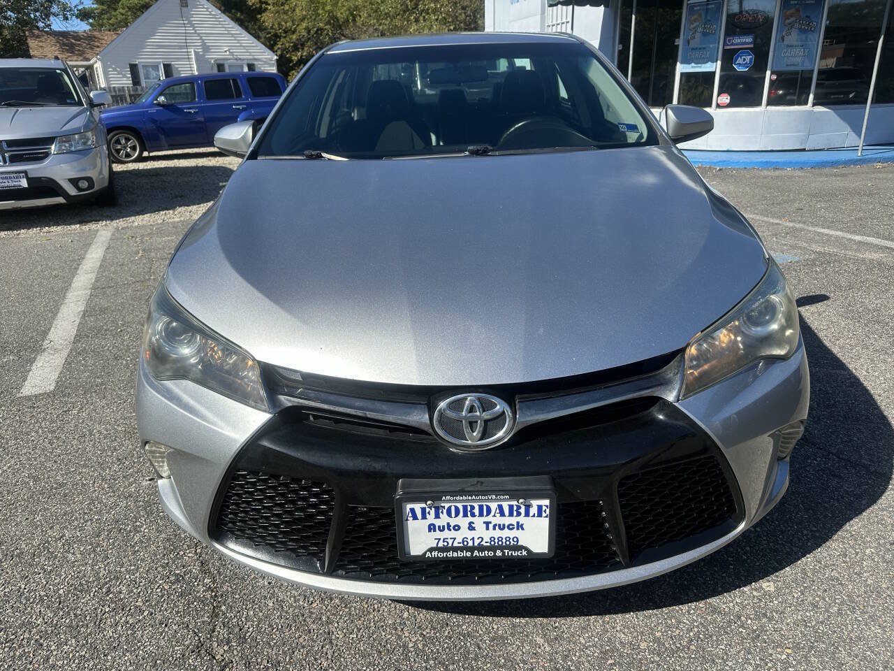 Used 2017 Toyota Camry SE FWD image 11