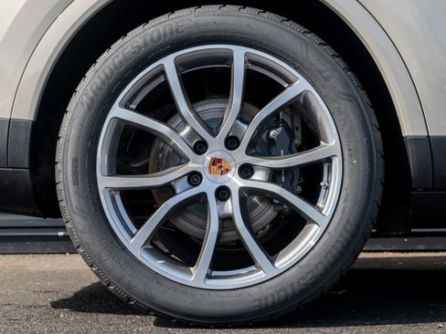 New 2026 Porsche Cayenne AWD/4WD image 14