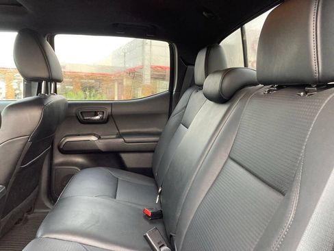 Certified 2023 Toyota Tacoma Limited AWD/4WD image 9