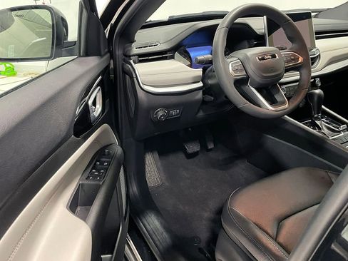 Used 2025 Jeep Compass Limited AWD/4WD image 17