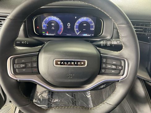 Used 2023 Jeep Wagoneer Series II AWD/4WD image 13