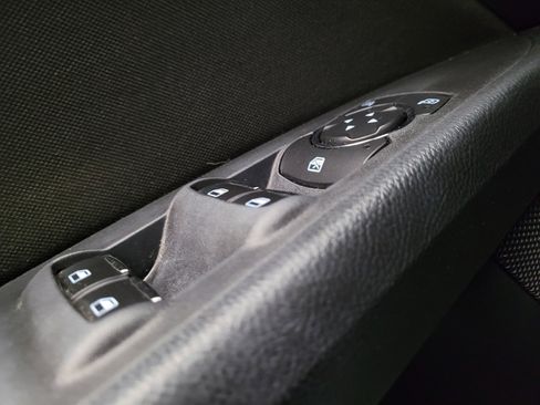 Used 2019 Ford Fusion SE FWD image 27