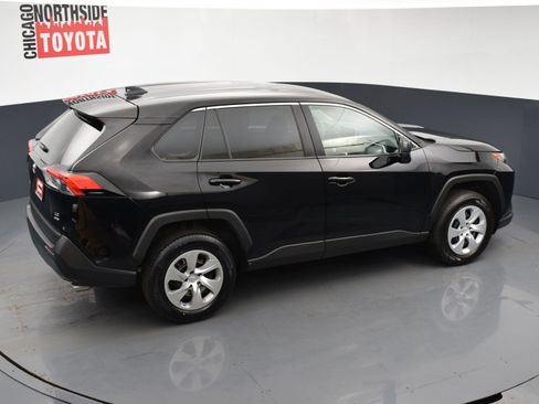 Used 2024 Toyota RAV4 LE AWD/4WD image 19