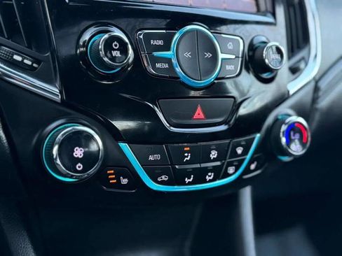 Used 2016 Chevrolet Cruze Premier image 20