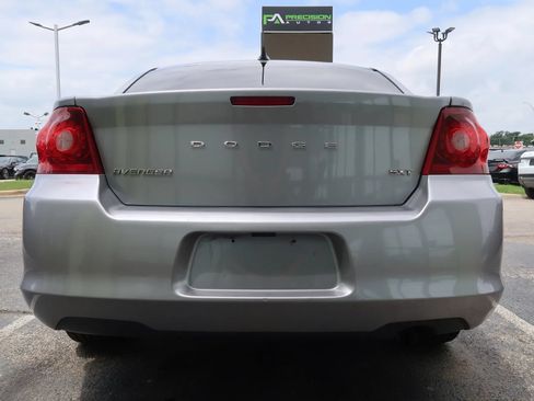 Used 2014 Dodge Avenger SXT FWD image 9