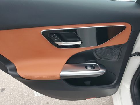 Used 2025 Mercedes-Benz C 300 Sedan image 26