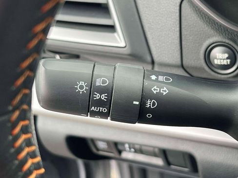 Used 2025 Subaru Forester Premium image 18