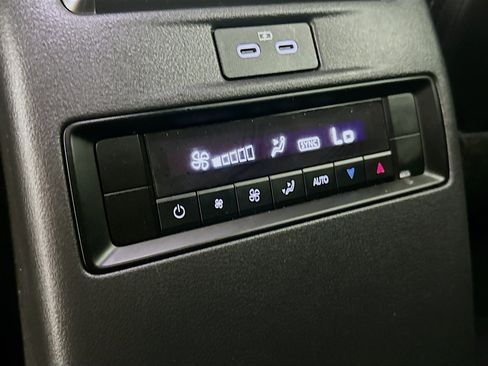 Used 2024 MAZDA CX-90 Plug-In Hybrid w/ Preferred AWD/4WD image 27