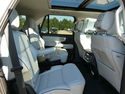 New 2027 Ford Expedition Platinum w/ Platinum Ultimate Package AWD/4WD image 12