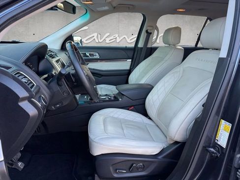 Used 2017 Ford Explorer Platinum image 19