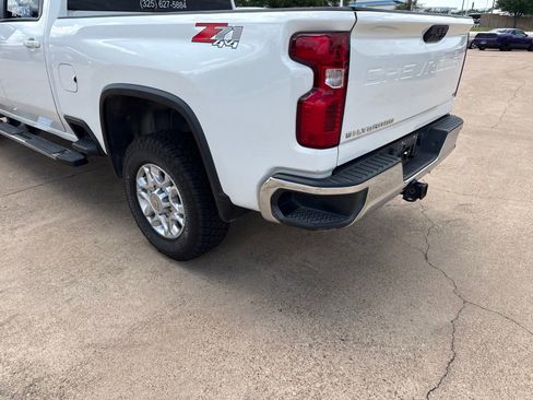 Used 2022 Chevrolet Silverado 2500 LT w/ Convenience Package AWD/4WD image 4