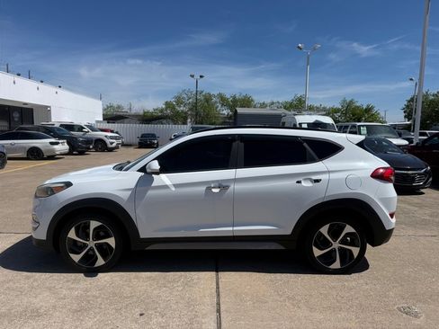 Used 2017 Hyundai Tucson Limited w/ Limited Ultimate Package 03 image 4