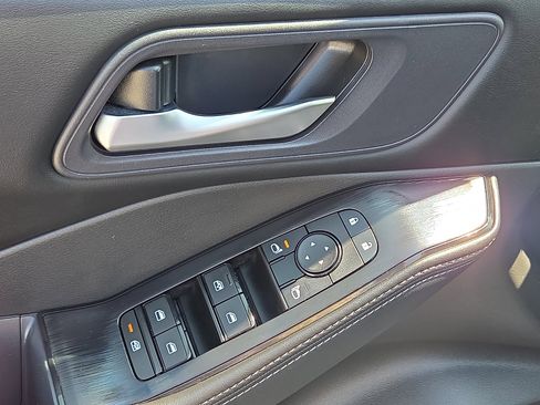 Used 2024 Nissan Rogue SV image 13