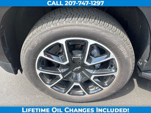 Used 2025 Chevrolet Suburban RST w/ Comfort Package AWD/4WD image 9