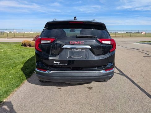 Used 2023 GMC Terrain SLT image 8