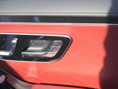 Used 2022 Mercedes-Benz S 580 4MATIC Sedan w/ AMG Line Package image 37