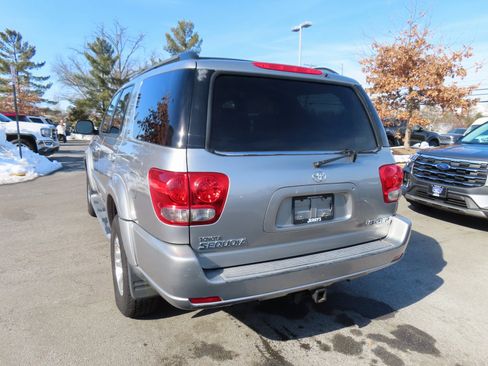 Used 2005 Toyota Sequoia SR5 image 7