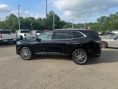 Used 2025 Buick Enclave Avenir AWD/4WD image 5