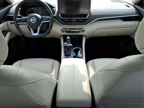 Used 2024 Nissan Altima 2.5 SL FWD image 11