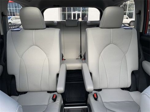 New 2026 Toyota Grand Highlander Limited image 32