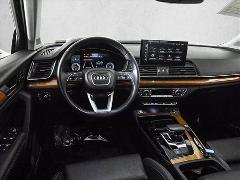 Used 2023 Audi Q5 2.0T Premium Plus w/ Premium Plus Package AWD/4WD image 19