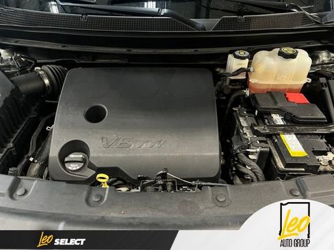 Used 2022 Chevrolet Traverse LT FWD image 19