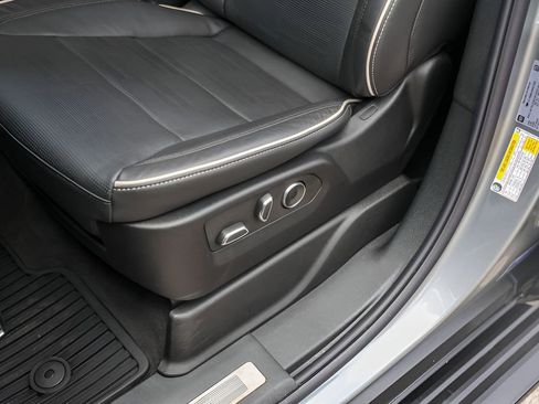 Certified 2025 Cadillac Escalade Premium Luxury AWD/4WD image 8