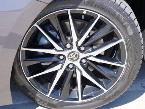 Used 2023 Toyota Camry SE FWD image 10