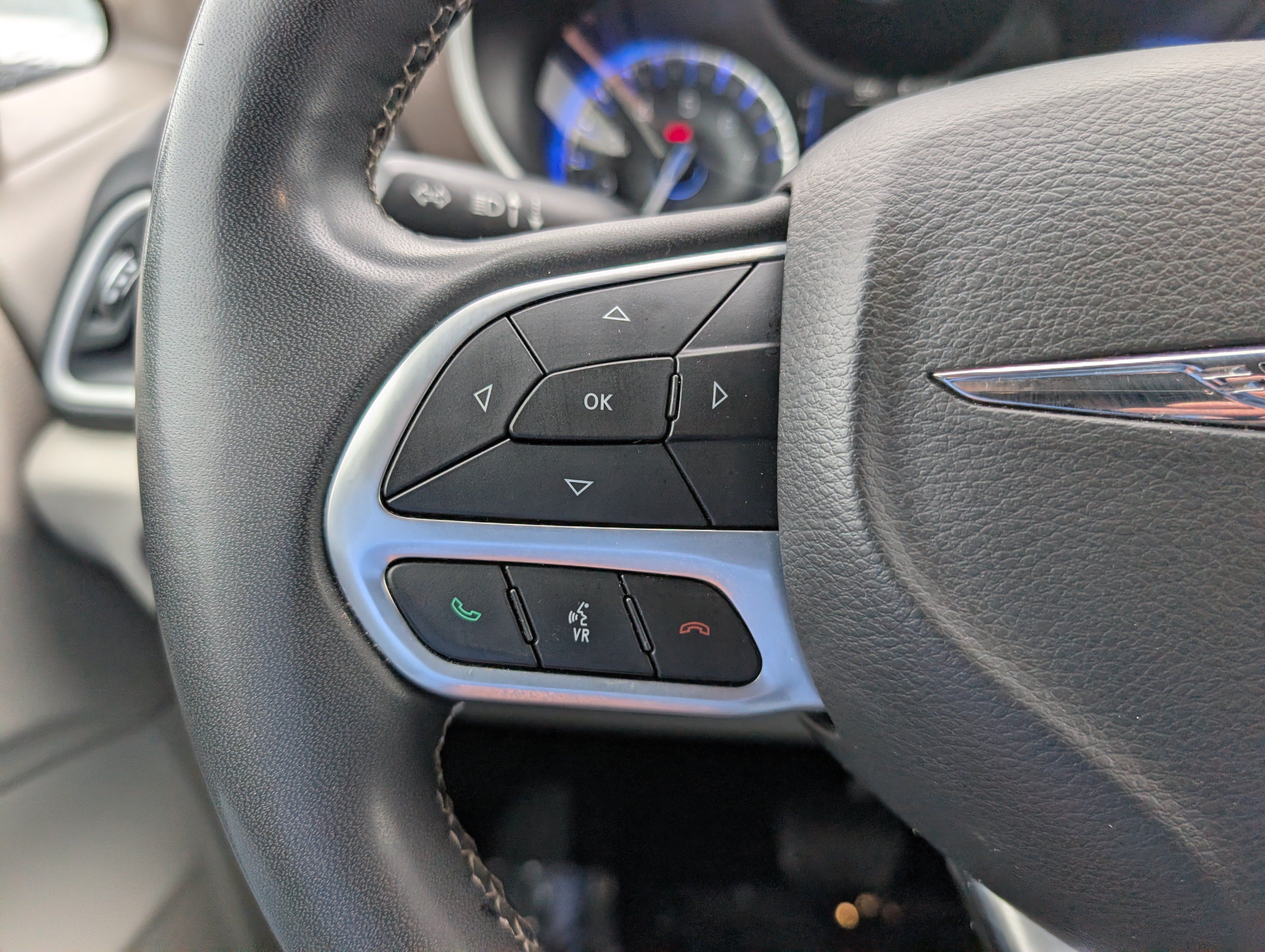 Used 2023 Chrysler Voyager LX FWD image 23