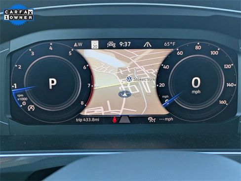 Certified 2024 Volkswagen Tiguan SEL R-Line image 30