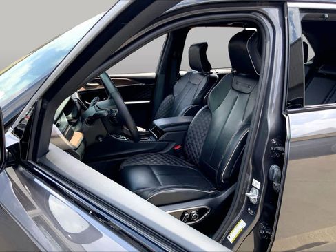 Used 2022 Jeep Grand Cherokee Summit w/ Adv Protech Group IV AWD/4WD image 8