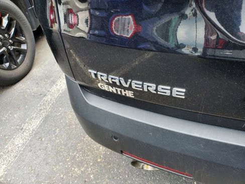 Used 2019 Chevrolet Traverse LT FWD image 5